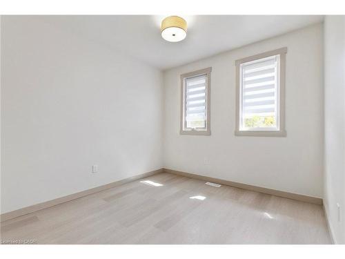 27-89 Woolwich Street, Waterloo, ON - Indoor Photo Showing Other Room