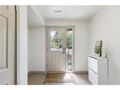 27-89 Woolwich Street, Waterloo, ON - Indoor Photo Showing Other Room