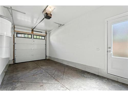 199 Hunter Street W, Hamilton, ON - Indoor Photo Showing Garage