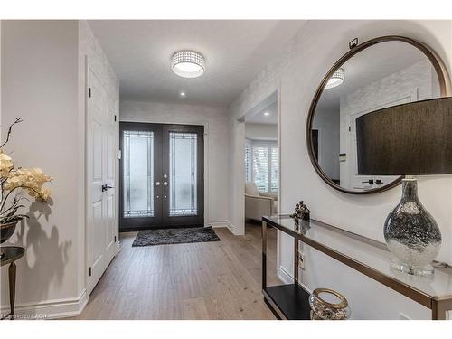 3246 Folkway Drive, Burlington, ON - Indoor Photo Showing Other Room