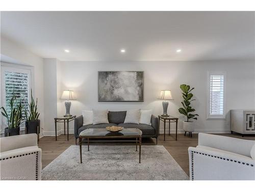 3246 Folkway Drive, Burlington, ON - Indoor Photo Showing Living Room