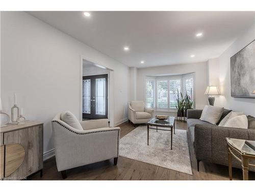 3246 Folkway Drive, Burlington, ON - Indoor Photo Showing Living Room