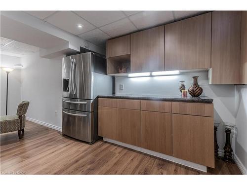 3246 Folkway Drive, Burlington, ON - Indoor Photo Showing Kitchen