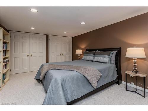 3246 Folkway Drive, Burlington, ON - Indoor Photo Showing Bedroom