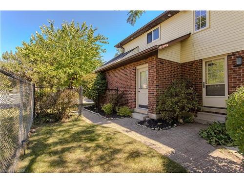 3246 Folkway Drive, Burlington, ON - Outdoor