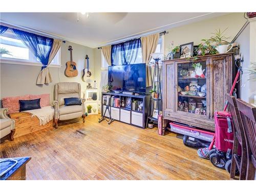 263 Highland Road W, Kitchener, ON 