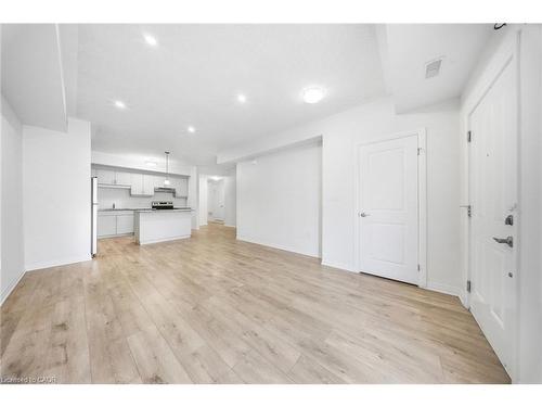 D64-25 Isherwood Avenue, Cambridge, ON - Indoor Photo Showing Other Room