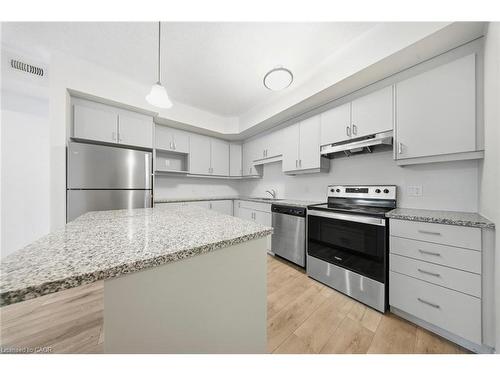 D64-25 Isherwood Avenue, Cambridge, ON - Indoor Photo Showing Kitchen With Upgraded Kitchen