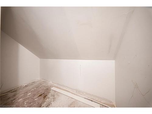D64-25 Isherwood Avenue, Cambridge, ON - Indoor Photo Showing Other Room