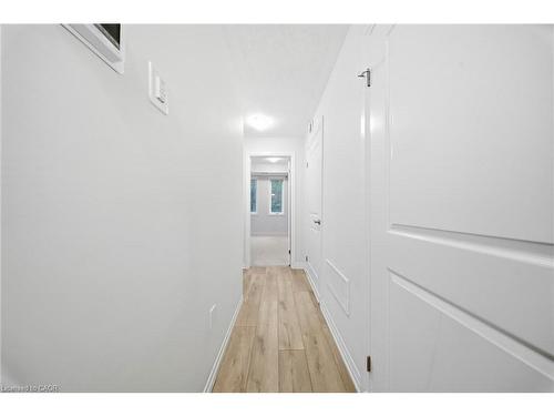 D64-25 Isherwood Avenue, Cambridge, ON - Indoor Photo Showing Other Room
