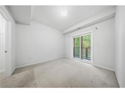 D64-25 Isherwood Avenue, Cambridge, ON - Indoor Photo Showing Other Room