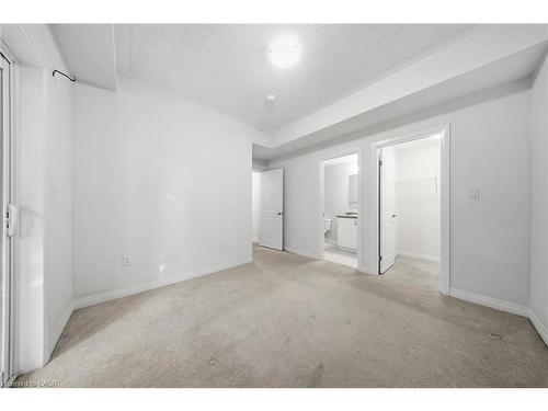 D64-25 Isherwood Avenue, Cambridge, ON - Indoor Photo Showing Other Room