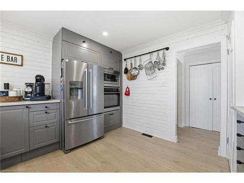 104 Cindy Avenue, Cambridge, ON - Indoor Photo Showing Kitchen