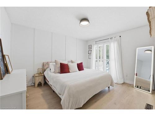 104 Cindy Avenue, Cambridge, ON - Indoor Photo Showing Bedroom