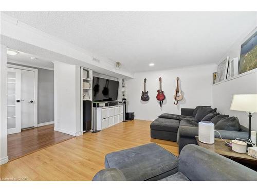104 Cindy Avenue, Cambridge, ON - Indoor Photo Showing Living Room