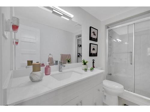 168 Silver Aspen Crescent, Kitchener, ON - Indoor Photo Showing Bathroom