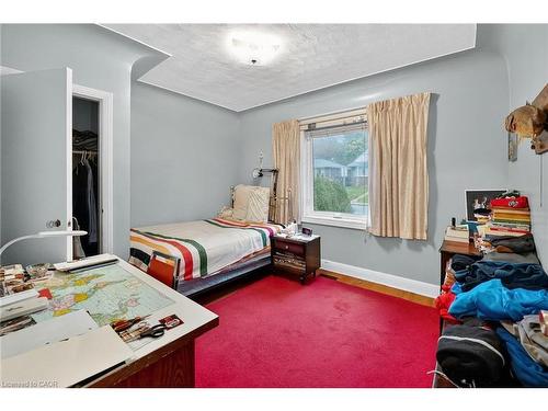 292 Glenholme Avenue, Hamilton, ON - Indoor Photo Showing Bedroom