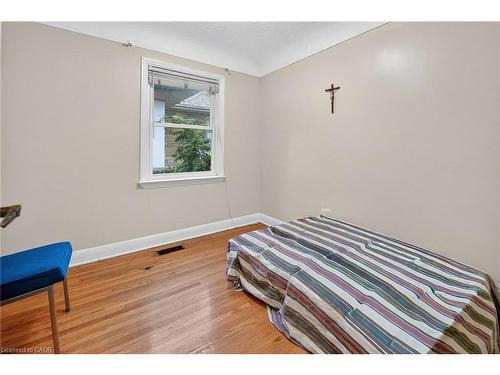 292 Glenholme Avenue, Hamilton, ON - Indoor Photo Showing Bedroom