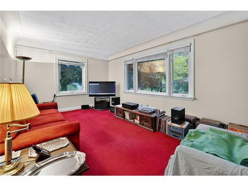 292 Glenholme Avenue, Hamilton, ON - Indoor Photo Showing Living Room