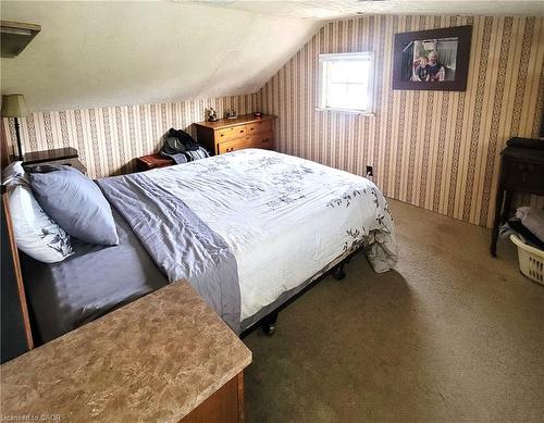 46 Bridge Street E, Kitchener, ON - Indoor Photo Showing Bedroom