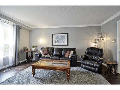 35 Haddaway Court, Cambridge, ON - Indoor Photo Showing Living Room