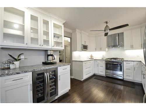 35 Haddaway Court, Cambridge, ON - Indoor Photo Showing Kitchen With Upgraded Kitchen