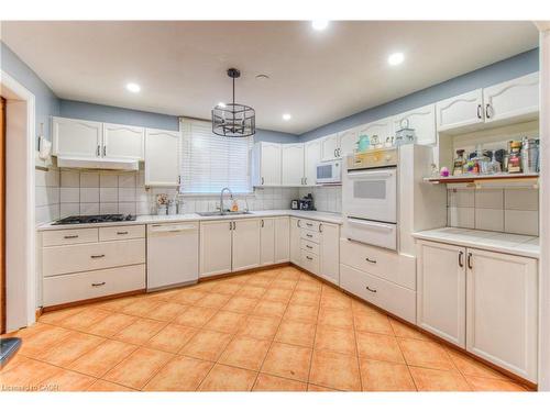 495 Melvin Avenue, Hamilton, ON - Indoor Photo Showing Kitchen With Double Sink
