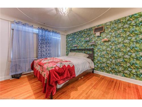 495 Melvin Avenue, Hamilton, ON - Indoor Photo Showing Bedroom