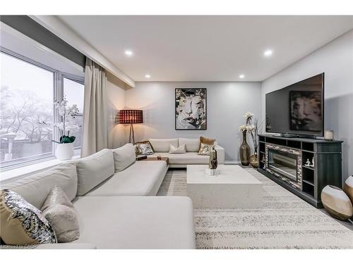 17-30 Heslop Road  Milton, ON L9T 1B3