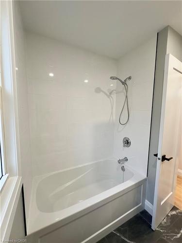 232 Rodgers Road, Hamilton, ON - Indoor Photo Showing Bathroom