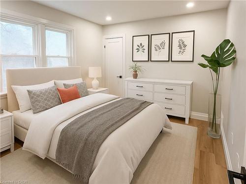 232 Rodgers Road, Hamilton, ON - Indoor Photo Showing Bedroom