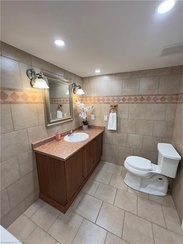 232 Rodgers Road, Hamilton, ON - Indoor Photo Showing Bathroom