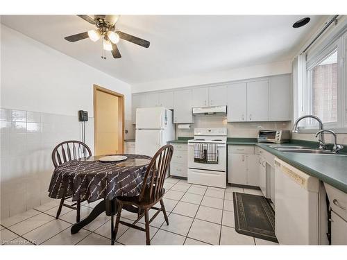 172 Abraham Street, Cambridge, ON - Indoor Photo Showing Kitchen