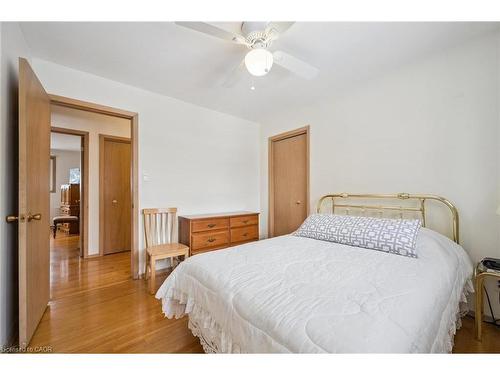 172 Abraham Street, Cambridge, ON - Indoor Photo Showing Bedroom