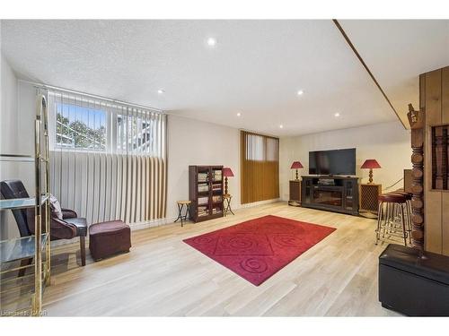 172 Abraham Street, Cambridge, ON - Indoor Photo Showing Other Room