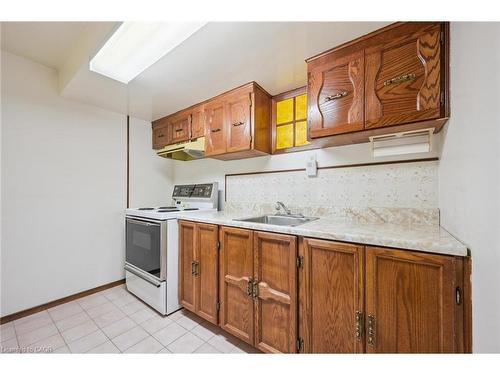 172 Abraham Street, Cambridge, ON - Indoor Photo Showing Kitchen