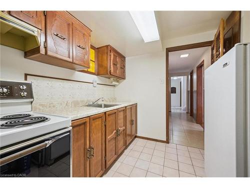 172 Abraham Street, Cambridge, ON - Indoor Photo Showing Kitchen