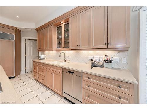 338 River Oak Place, Waterloo, ON - Indoor Photo Showing Kitchen