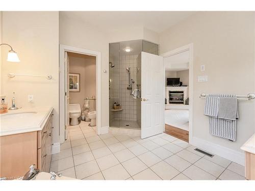 338 River Oak Place, Waterloo, ON - Indoor Photo Showing Bathroom
