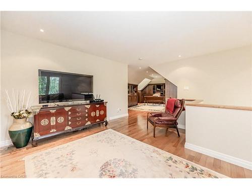 338 River Oak Place, Waterloo, ON - Indoor Photo Showing Living Room