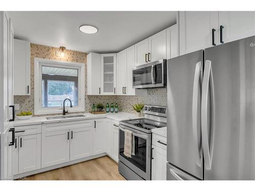 1717 Severn Avenue, Cambridge, ON - Indoor Photo Showing Kitchen With Stainless Steel Kitchen With Double Sink With Upgraded Kitchen