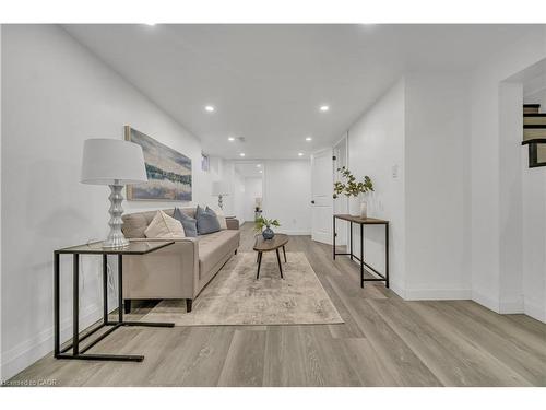 1717 Severn Avenue, Cambridge, ON - Indoor Photo Showing Other Room