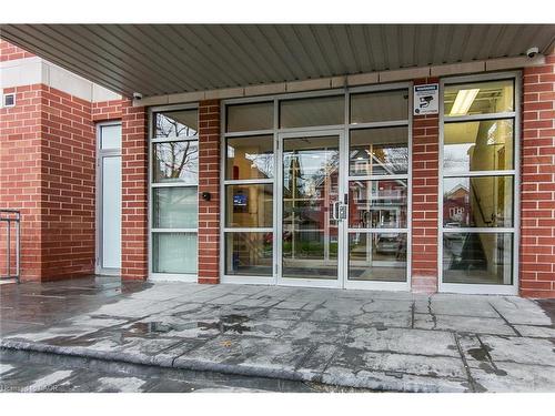 211-165 Duke Street E, Kitchener, ON - Outdoor