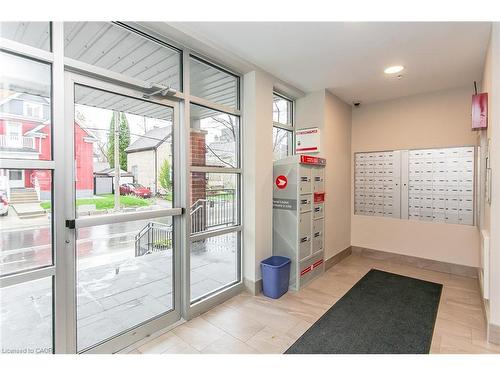 211-165 Duke Street E, Kitchener, ON - Indoor Photo Showing Other Room