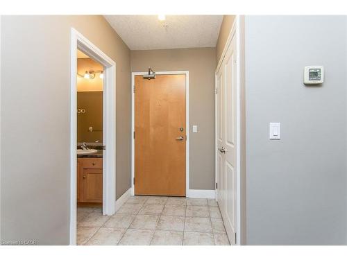 211-165 Duke Street E, Kitchener, ON - Indoor Photo Showing Other Room