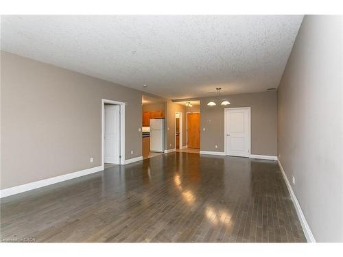 211-165 Duke Street E, Kitchener, ON - Indoor Photo Showing Other Room