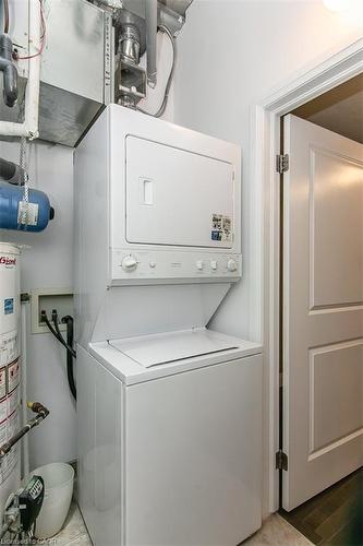 211-165 Duke Street E, Kitchener, ON - Indoor Photo Showing Laundry Room