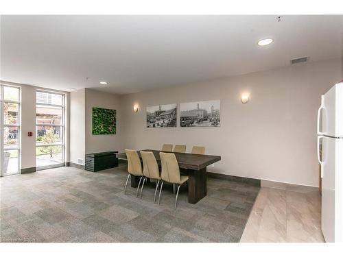 211-165 Duke Street E, Kitchener, ON - Indoor