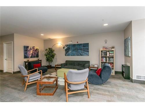 211-165 Duke Street E, Kitchener, ON - Indoor Photo Showing Living Room