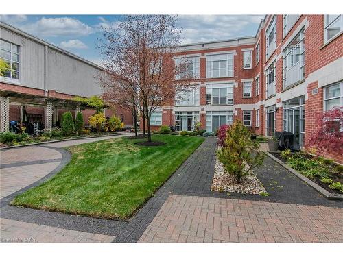 211-165 Duke Street E, Kitchener, ON - Outdoor